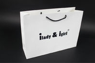 Sacs en papier adaptés aux besoins du client qui respecte l'environnement avec la poignée pour l'emballage d'habillement