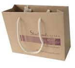 Le sac de papier de Brown emballage a adapté l'impression aux besoins du client avec le cordon pour le cadeau/achats