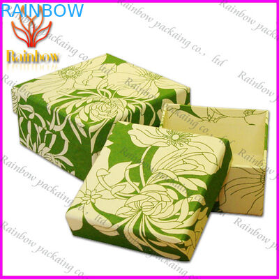 Les boîtes de papier de luxe d'emballage de bijoux, conçoivent des boîtes en fonction du client en carton