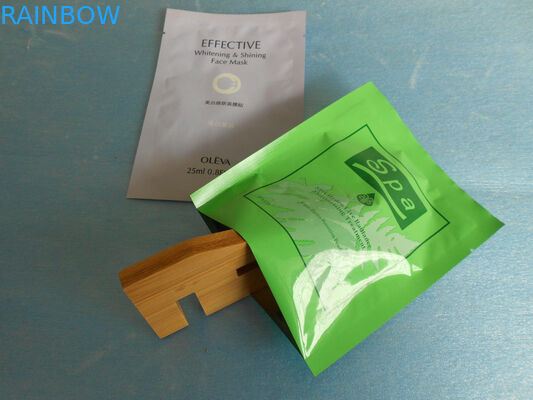 Qui respecte l'environnement tenez le papier d'aluminium de petits sacs de cosmétique avec la serrure de fermeture éclair