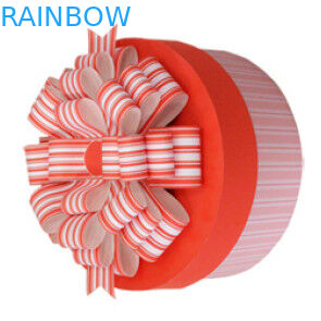 Cylindre de papier - rose de empaquetage formé de boîte-cadeau pour le gâteau d'anniversaire