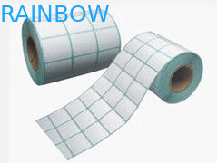 L'autocollant adhésif de papier blanc de rectangle marque non imprimé en petit pain