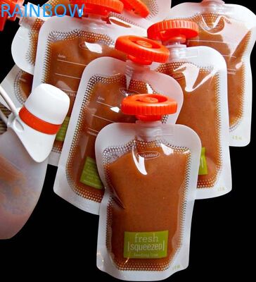Concevez la catégorie comestible tiennent la poche avec le bec pour l'aliment pour bébé