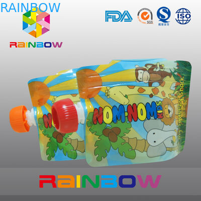 Tenez l'emballage réutilisable de poche de bec d'aliment pour bébé avec la tirette sur le dessus