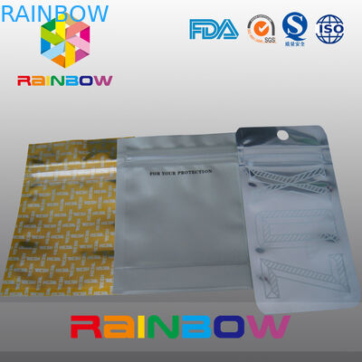 Tenez le sac de tirette pour le thé, sachets en matière plastique empaquetant les sacs et la poignée inférieurs de gousset