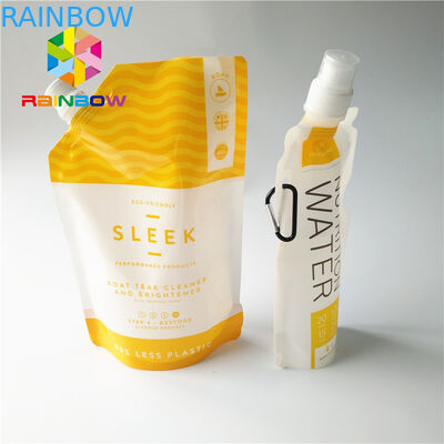 Les sacs liquides de bec de boisson en plastique, boisson de jus de fruit tiennent des poches avec le chapeau