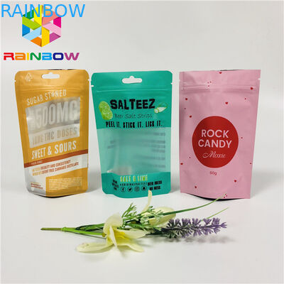 L'empaquetage de sachets en matière plastique de catégorie comestible stratifié tiennent le logo adapté aux besoins du client par poche de tirette