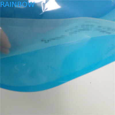 Les sacs liquides extérieurs de stockage, eau potable tiennent la poche de bec avec la poignée