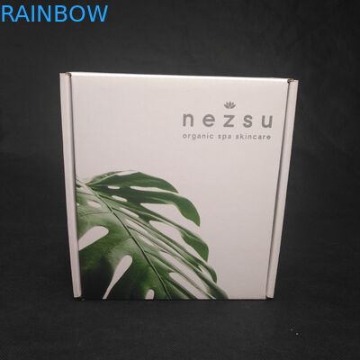 L'emballage dur de boîte de papier de carton ondulé, a découpé la couleur avec des matrices de la boîte CMYK de métier de papier