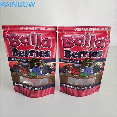 L'mauvaise herbe de CBD tiennent la gravure imprimant l'empaquetage de sachets en matière plastique