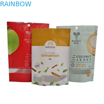 La banane ébrèche l'empaquetage de sachets en matière plastique de la tirette VMPET