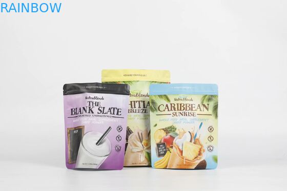 La banane ébrèche l'empaquetage de sachets en matière plastique de la tirette VMPET