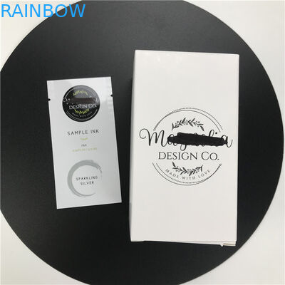 La petite poche jetable adaptée aux besoins du client témoin pour le côté facial du sérum trois d'oeil de détergent a scellé le sachet pour des produits de maquillage