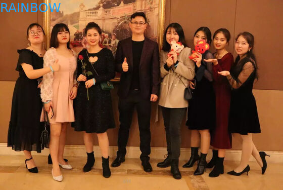 Logo Food Grade Juice Milk de impression formé spécial Jelly Liquid Stand vers le haut des sachets de forme de bouteille