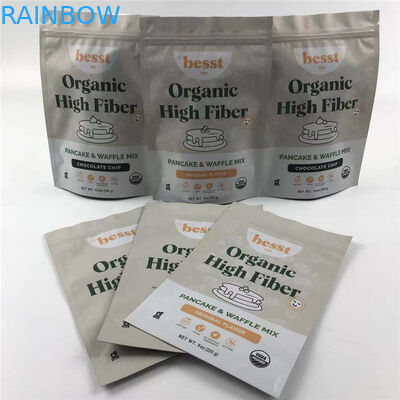 Tenez la poche de tirette avec la fenêtre Doypack pour les fruits secs