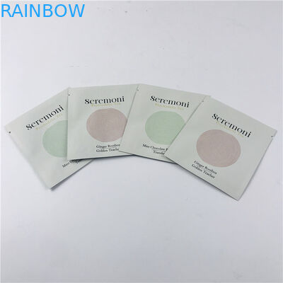 La coutume a imprimé de petits trois sacs de empaquetage scellés par côté avec de petits sachets de tirette pour l'emballage de thé