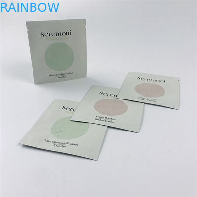 La coutume a imprimé de petits trois sacs de empaquetage scellés par côté avec de petits sachets de tirette pour l'emballage de thé