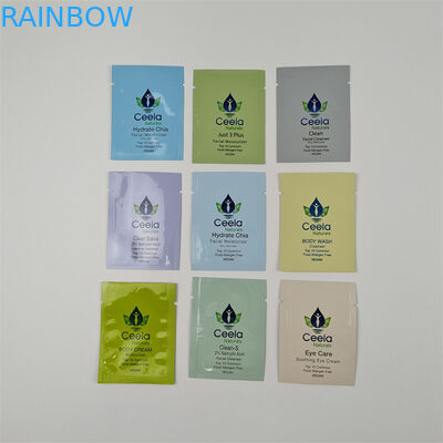 Les collations et les grains de café, petits sacs en feuille pour les échantillons