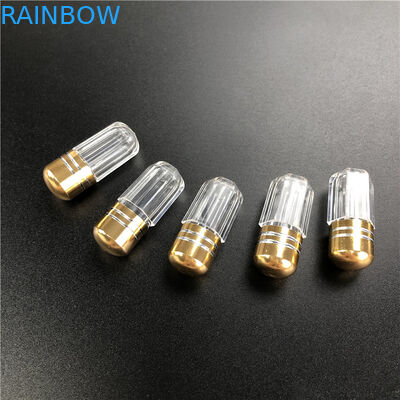 Un récipient en plastique en forme d' octogone avec un bec métallique pour les pilules d' amélioration masculine.