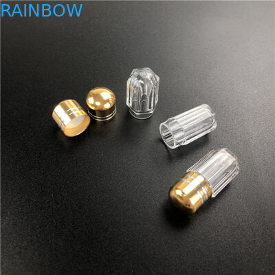 Un récipient en plastique en forme d' octogone avec un bec métallique pour les pilules d' amélioration masculine.