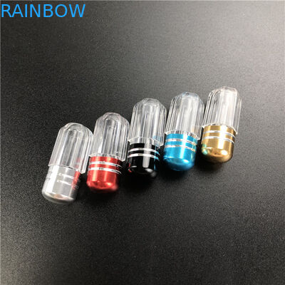 Un récipient en plastique en forme d' octogone avec un bec métallique pour les pilules d' amélioration masculine.