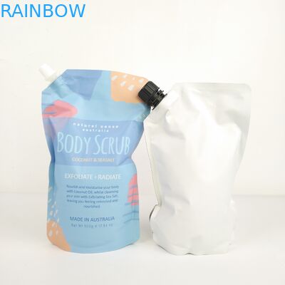 Emballage industriel d'aliments avec des sachets en feuille d'argent pour sac de gommage du corps debout