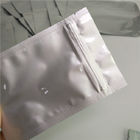 La couleur argentée simple tiennent l'emballage stratifié adapté aux besoins du client par sacs de poche de tirette