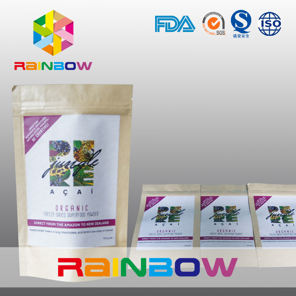 Tenez les sacs en papier adaptés aux besoins du client