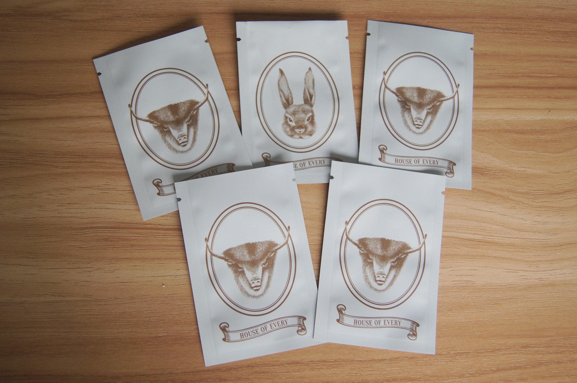 Trois poches latérales d'emballage de graine de joint/sac blanc mat de pot-pourri d'épice de joint de poignée