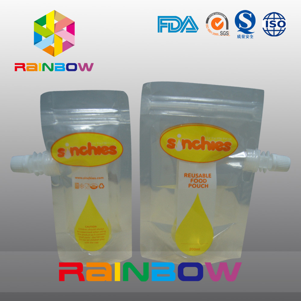 Tenez la poche liquide de jus, impression de gravure de poches de boissons de tirettes