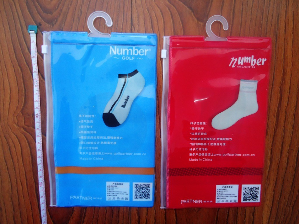 Sachets en matière plastique transparents imperméables de PVC Pothook empaquetant pour des vêtements de chaussettes