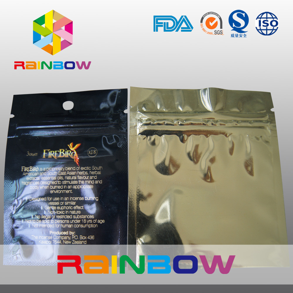 Les trois côtés plats ont scellé la tirette d'aluminium de mylar avec le trou de hange