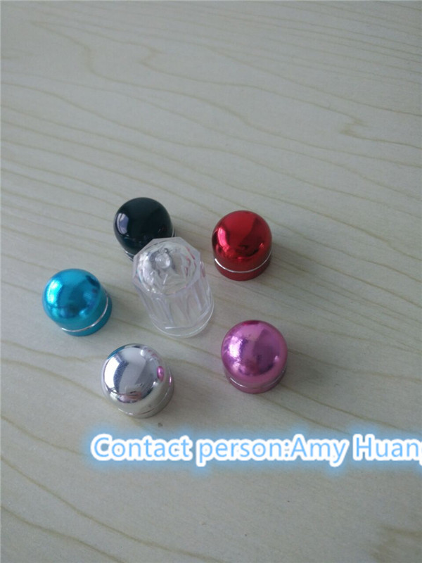 Bouteille de gélatine dure vide, contenant des pilules sexuelles avec un capuchon en aluminium