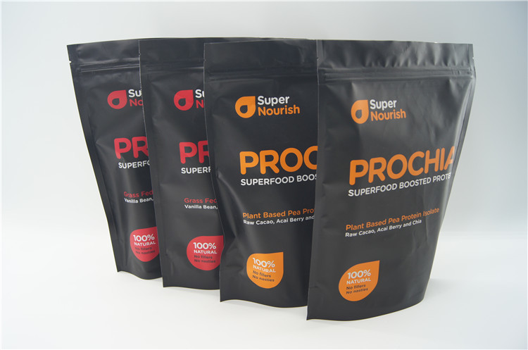 La catégorie comestible tiennent la poche avec la tirette pour l'emballage de poudre de secousse