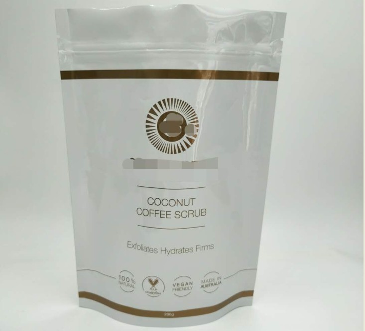 Le sac cosmétique brillant blanc d'emballage, tiennent le sac de papier d'aluminium pour le corps imbibe