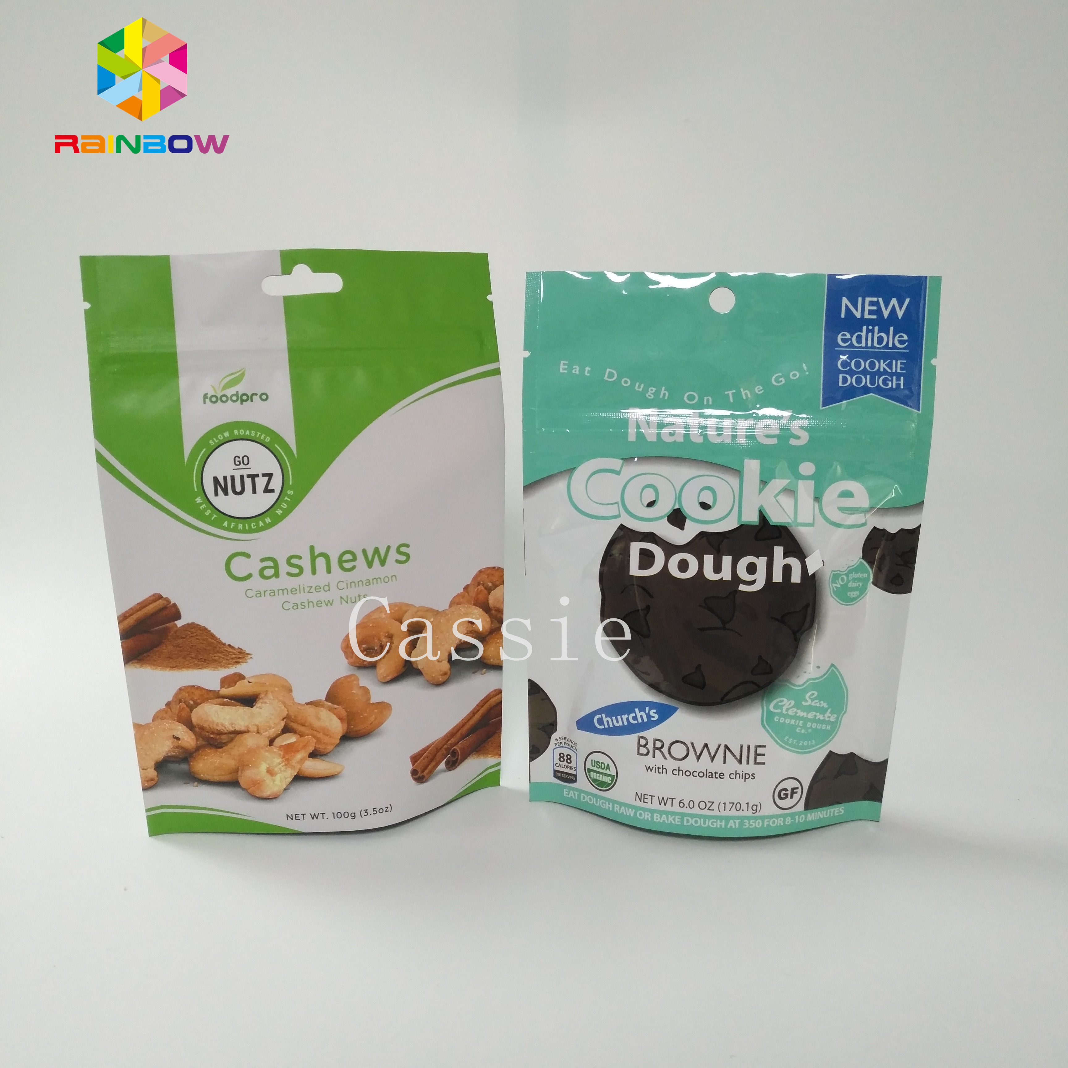 L'impression de gravure tiennent la serrure de tirette de sac de papier d'aluminium adaptée aux besoins du client pour la nourriture de poudre