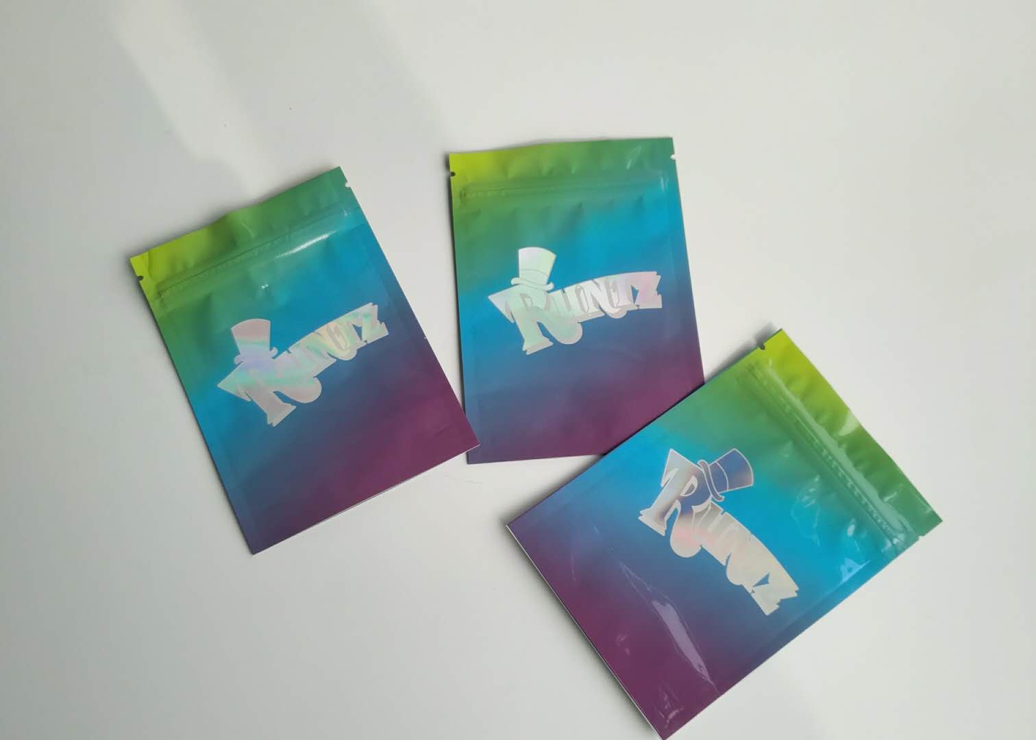 Le papier d'aluminium d'hologramme de Mylar tiennent le sac de Runtz de poche épaisseur de 100 microns pour la nourriture