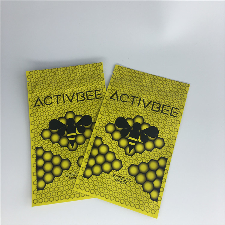 Le joint trois latéral tiennent l'emballage en plastique de mauvaise herbe de tabac de serrure de fermeture éclair de Mylar de poches de café