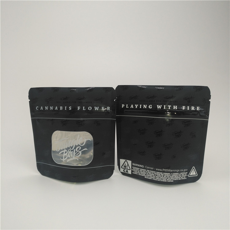 Le papier d'aluminium noir mat de Mylar tiennent l'emballage médical de feuille de tabac de poche