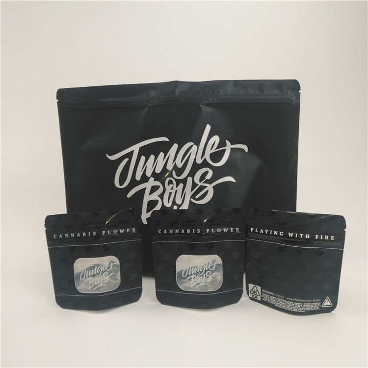 En plastique tenez l'encens de fines herbes de poche médicale empaquetant le sac zip-lock sans danger pour les enfants