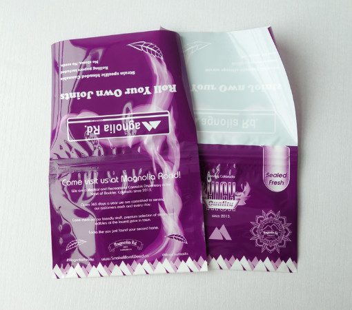 Blague à tabac libre de roulement de Preroll d'échantillon avec la blague à tabac 50g adhésive avec la tirette