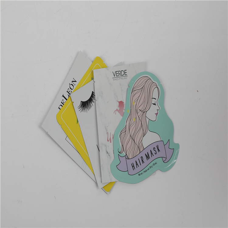 Le sac de empaquetage cosmétique en plastique de petite serrure écologique de fermeture éclair a adapté aux besoins du client imprimé