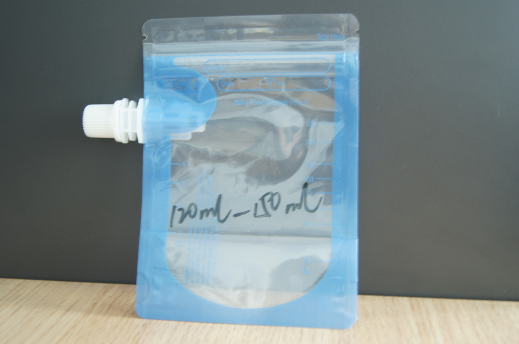 L'impression faite sur commande tiennent la poche de empaquetage avec le zip-lock et le bec de coin pour Liguid