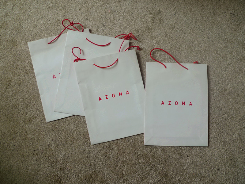 Papier d'emballage adapté aux besoins du client par couleur de fantaisie de sacs en papier avec l'impression de logo