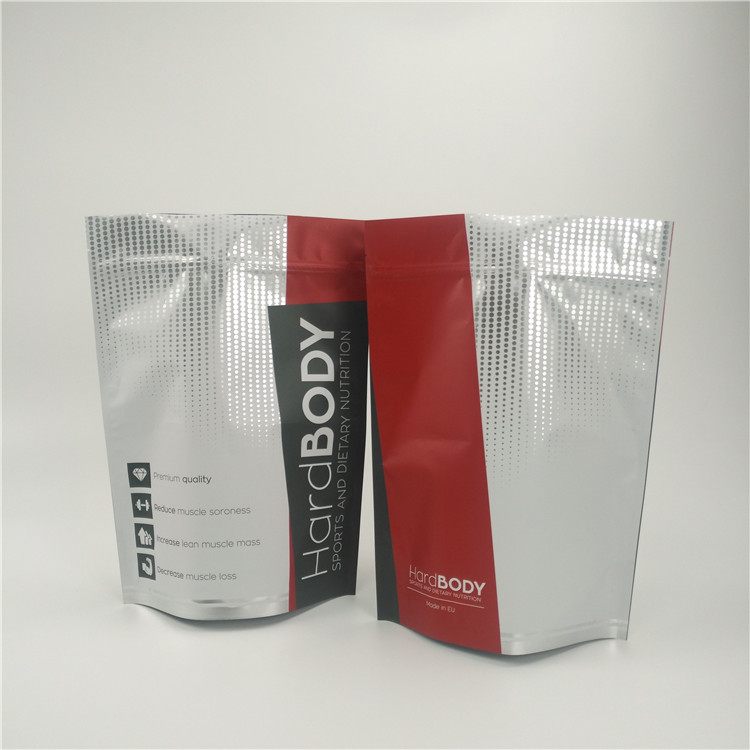 Les sachets en matière plastique de cannabis empaquetant la nourriture tiennent le sac de tirette